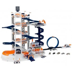 Mega automobilių stovėjimo aikštelė Mercedes Benz 5 aukštai